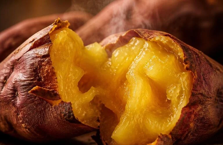 冷凍焼き芋で実現する本格派スイーツ、ねっとりとした美味しさをお届け！